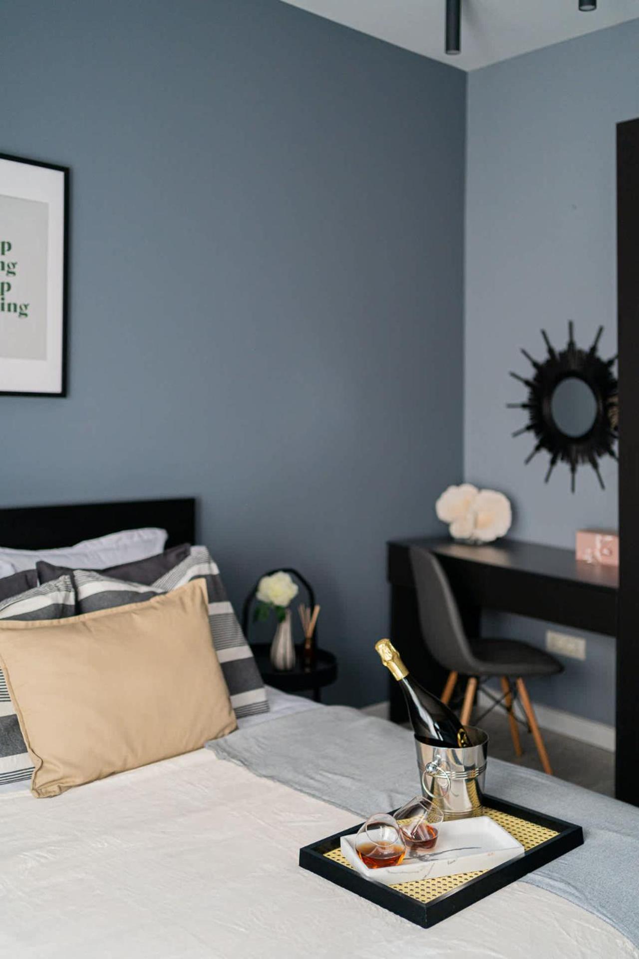Chic Black & White 2Br Retreat On Dambovitei ブカレスト エクステリア 写真